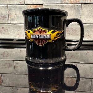 Harley-Davidson Black and Gold Mug